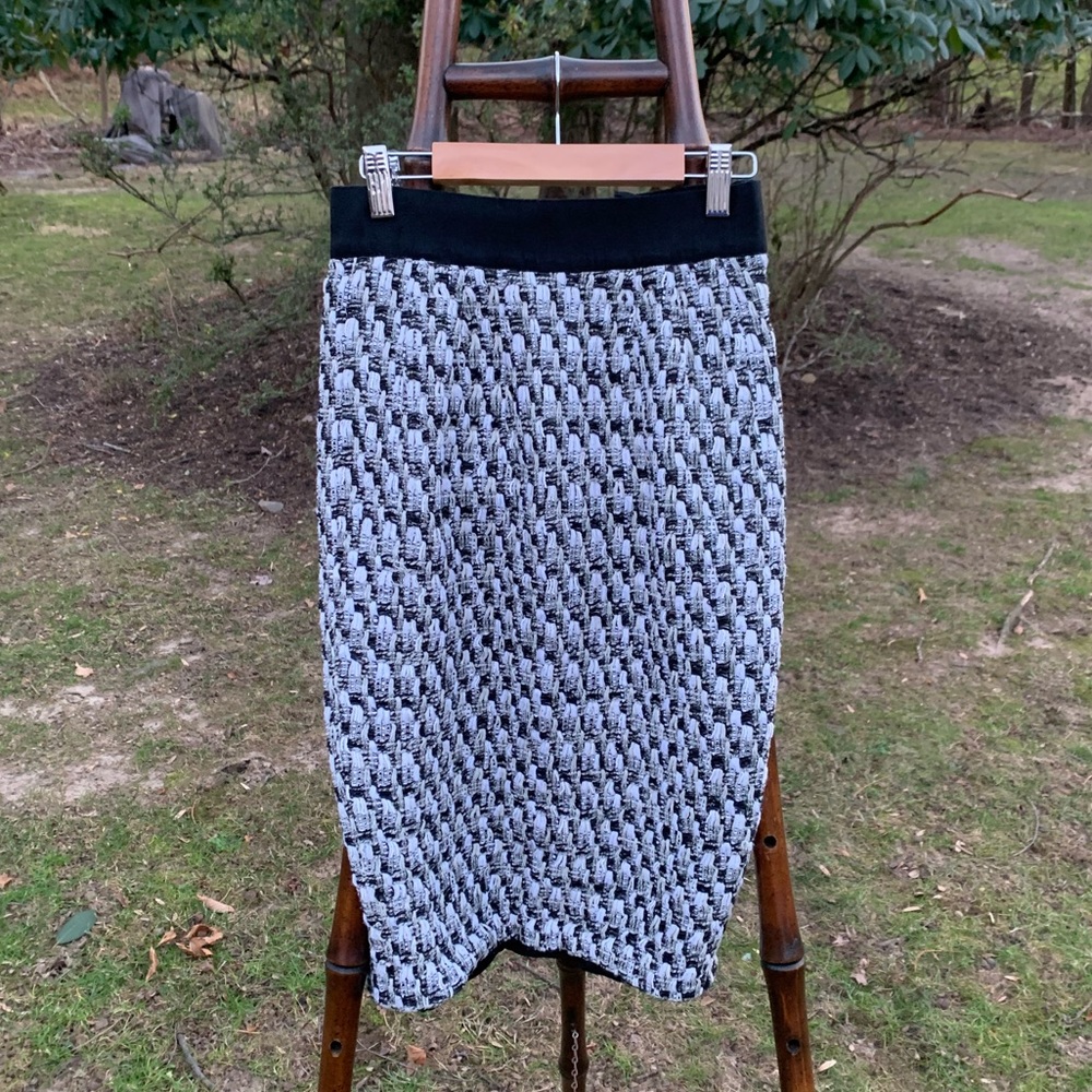 Vintage Valentino Tweed Pencil Skirt…size 0